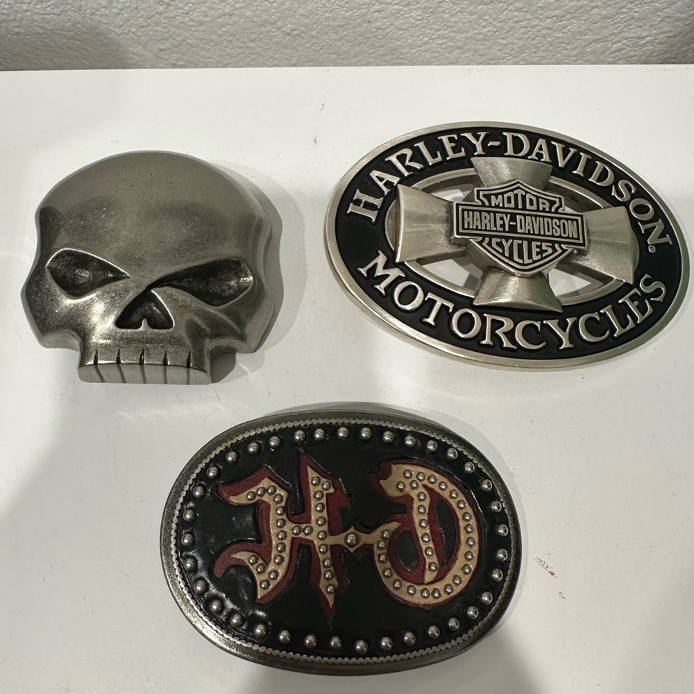 Harley Davidson Buckles with Bed Stu Leather Belt